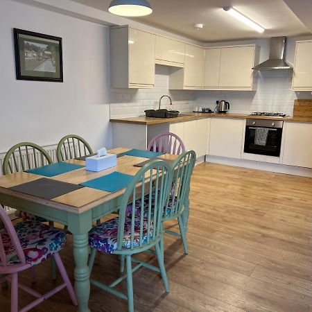 Beautiful Apartment,No 1, With Parking Ilfracombe Bagian luar foto