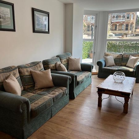 Beautiful Apartment,No 1, With Parking Ilfracombe Bagian luar foto