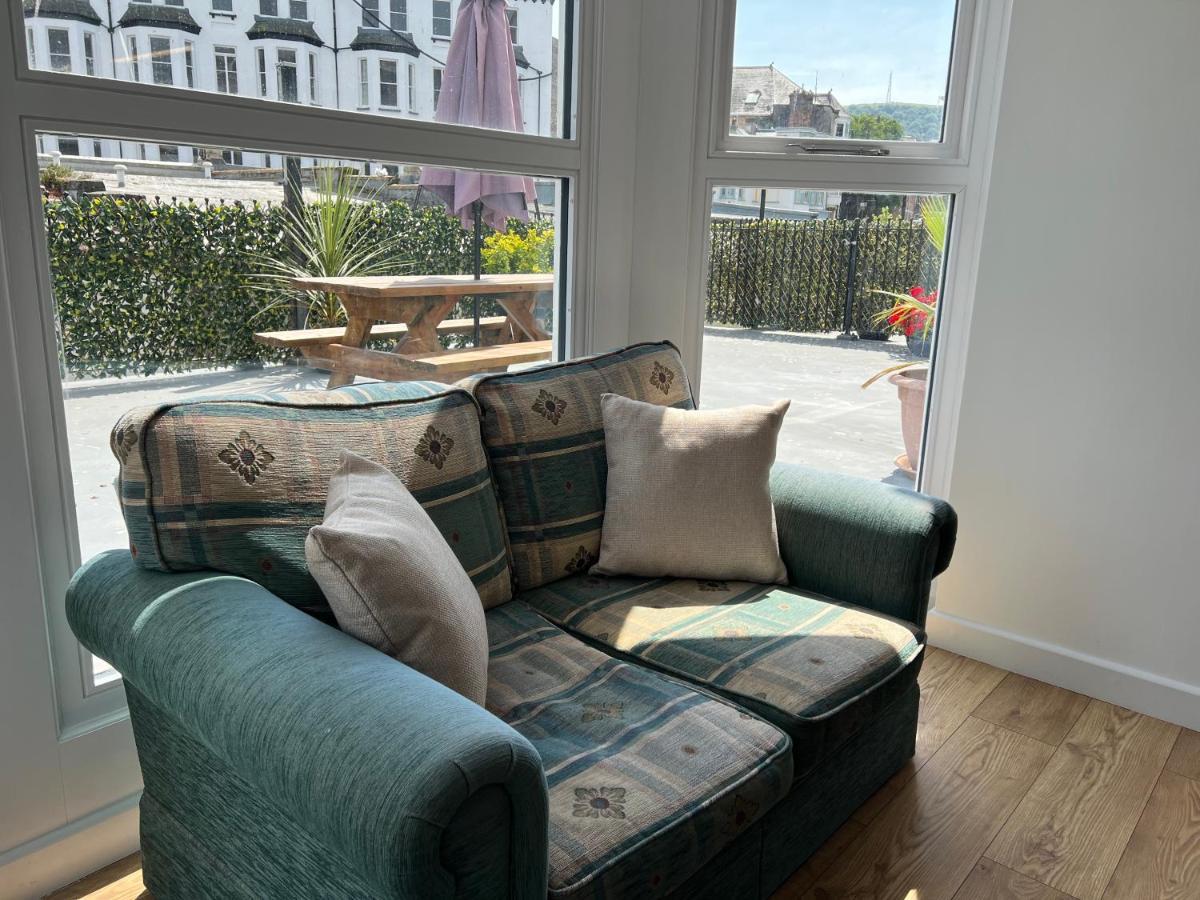 Beautiful Apartment,No 1, With Parking Ilfracombe Bagian luar foto