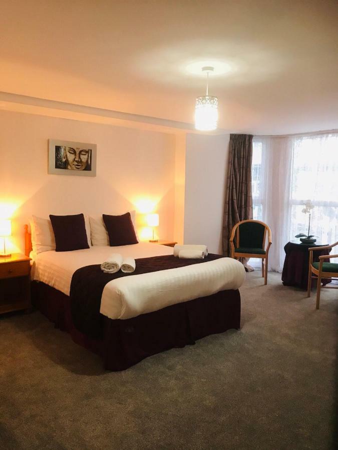 Beautiful Apartment,No 1, With Parking Ilfracombe Bagian luar foto
