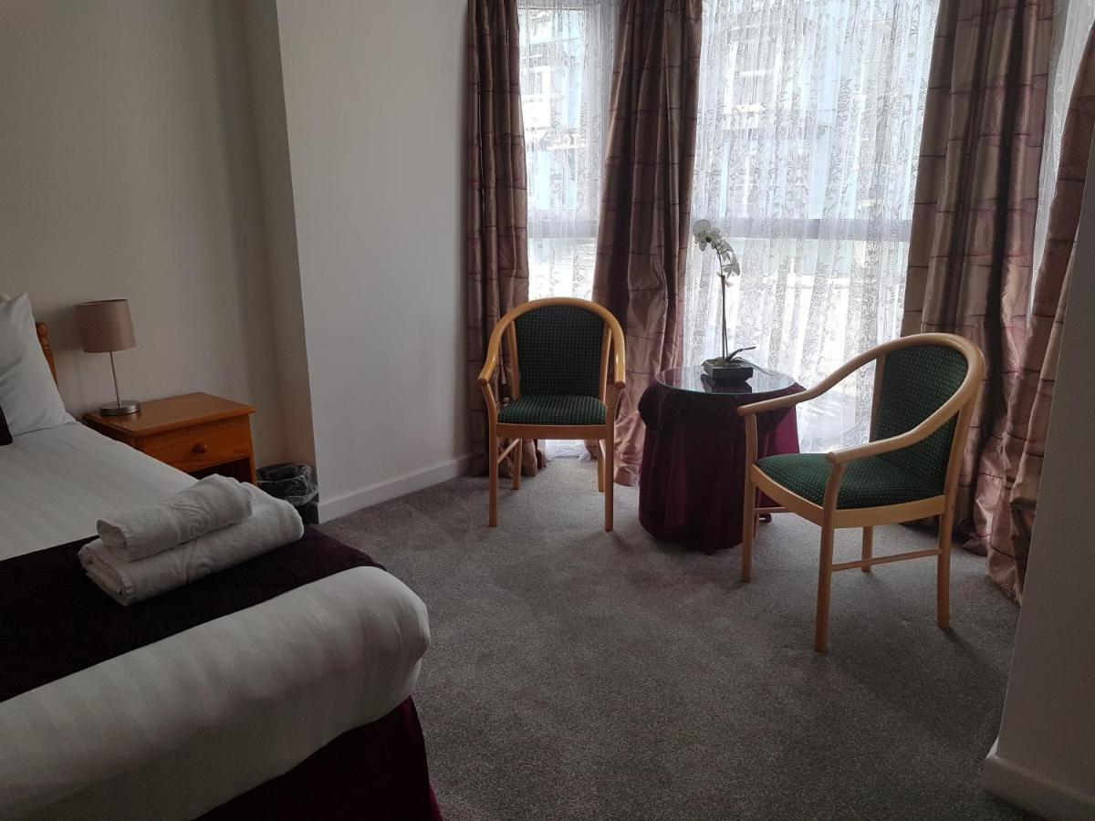 Beautiful Apartment,No 1, With Parking Ilfracombe Bagian luar foto